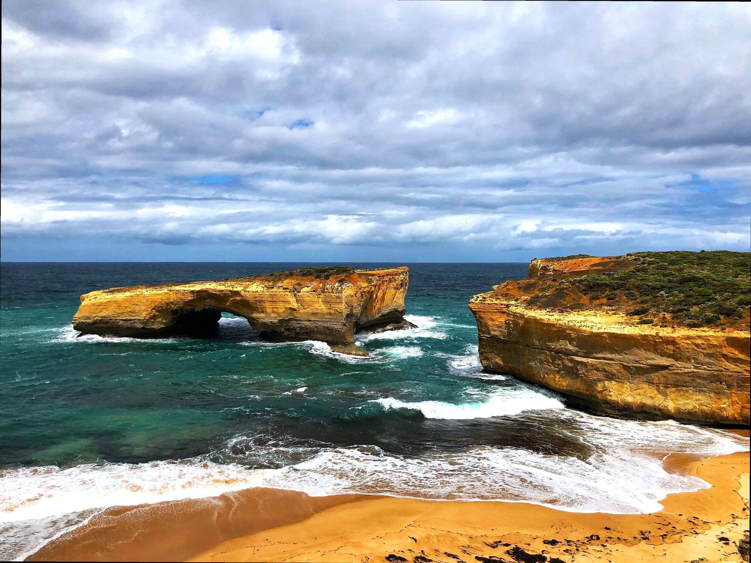 London Bridge: Natural Rock Formations in Victoria