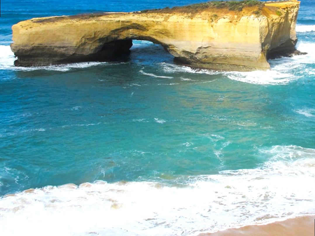 Unique Geological Features of London's Bridge on the Great Ocean Road